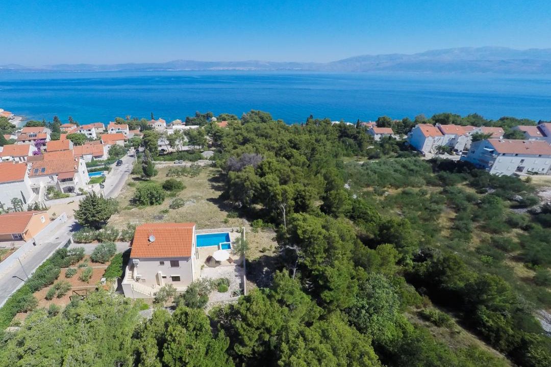 Photo of Buildings in Sutivan