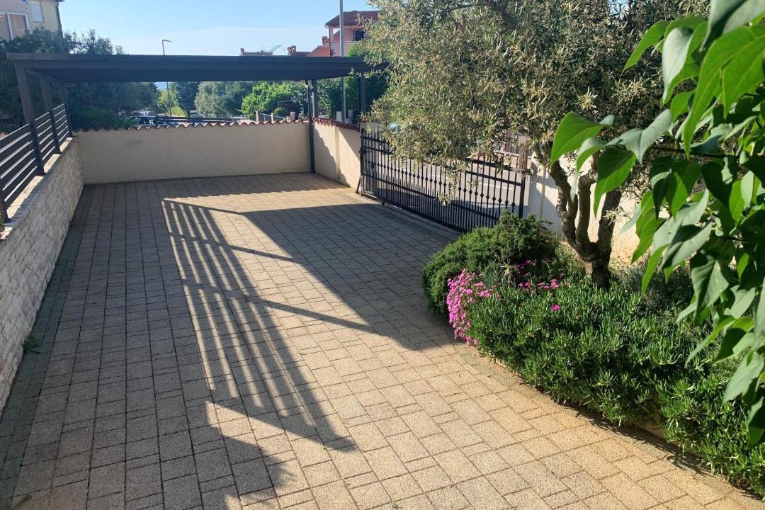 Photo of Others in Stinjan