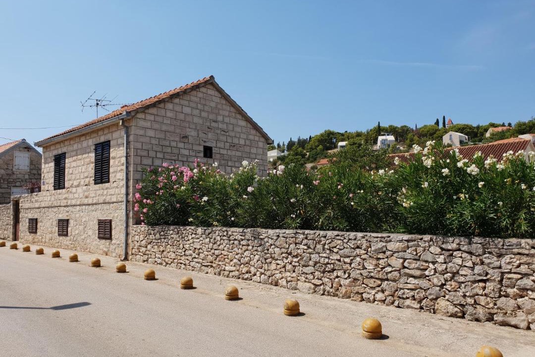 Photo of Buildings in Sutivan