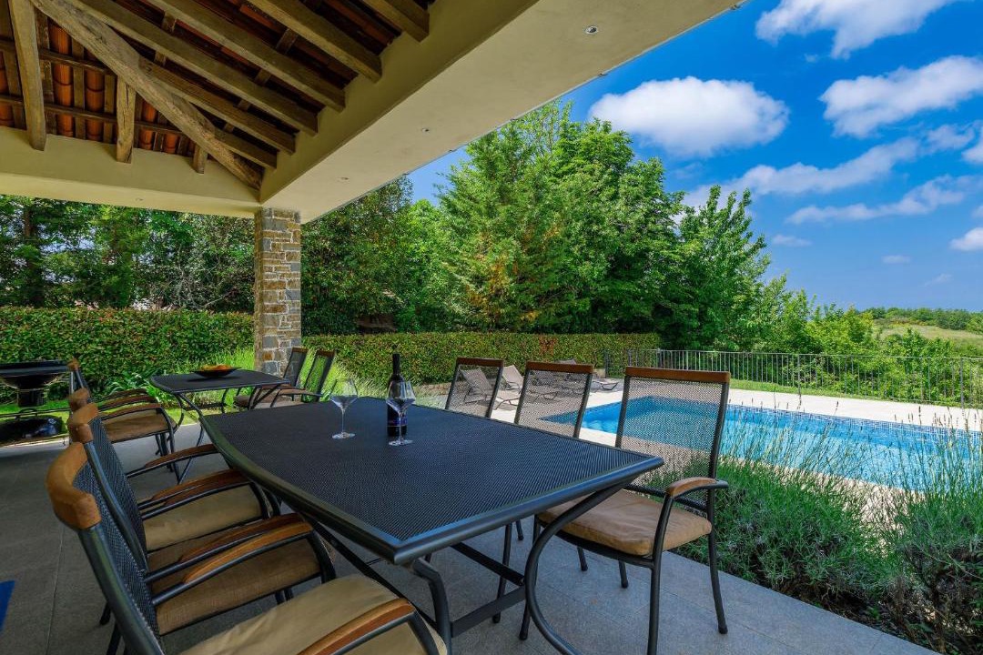 Photo of Patio Balcony in Baredine