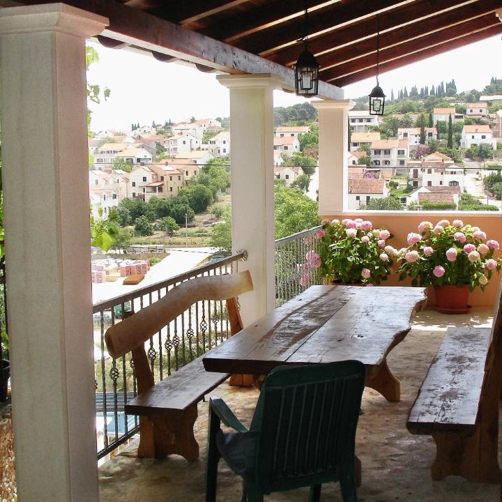 Photo of Patio Balcony in Sutivan