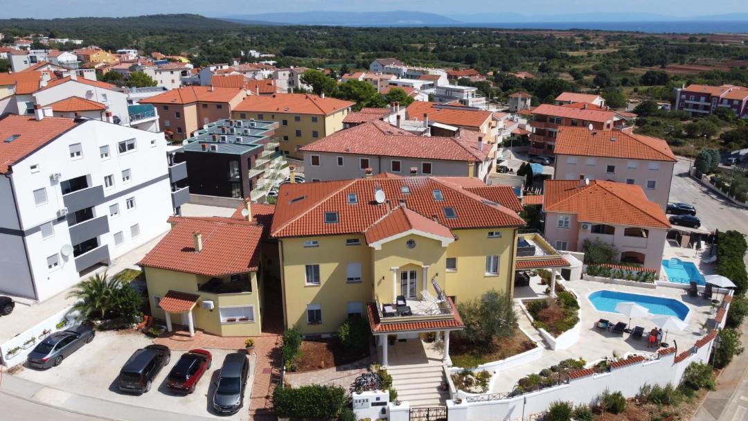 Photo of Buildings in Liznjan
