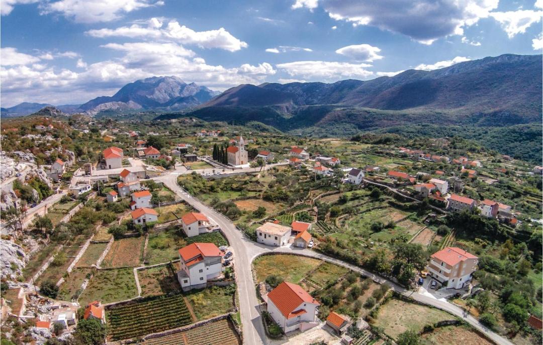 Photo of Others in Omis