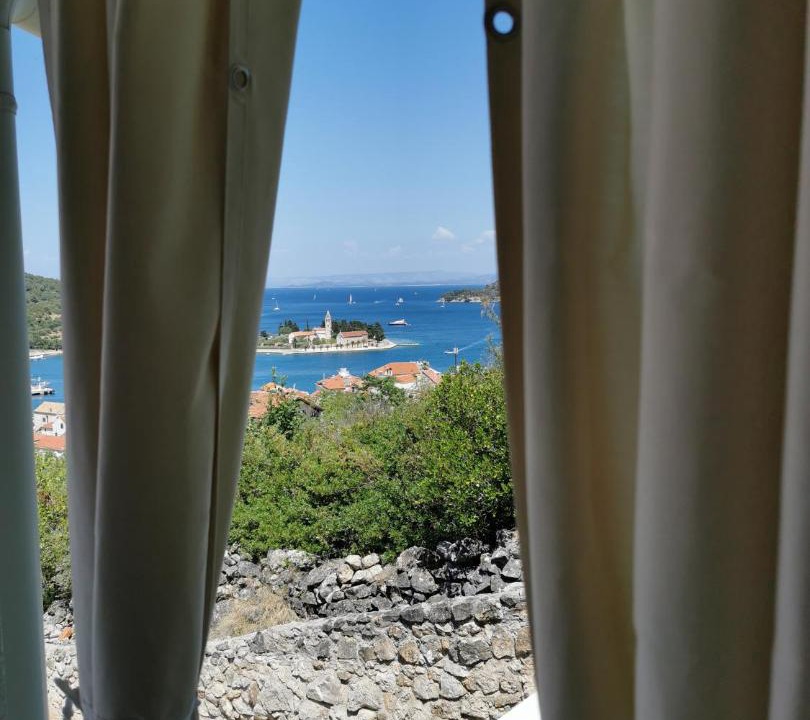 Photo of Others in Vis