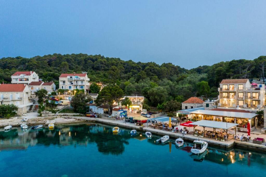 Photo of Others in Pomena