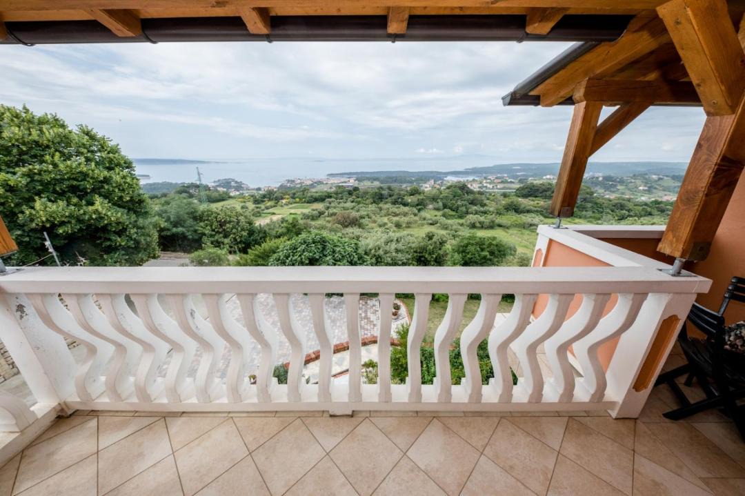 Photo of Patio Balcony in Mundanije