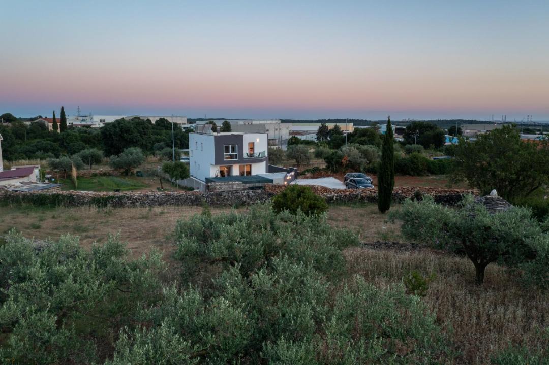 Photo of Buildings in Galizana