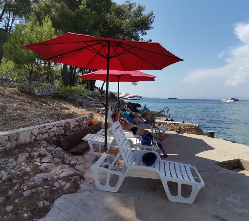 Photo of Others in Cove Makarac (Milna)
