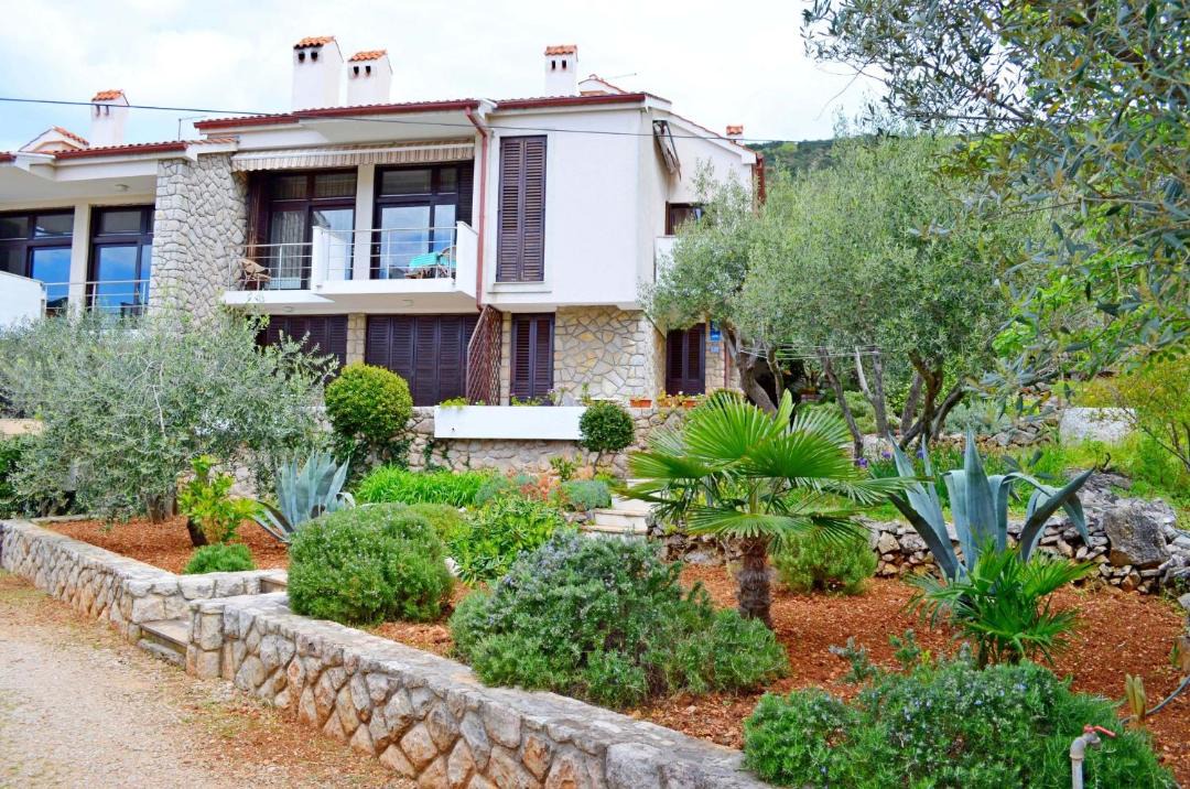 Photo of Others in Cres