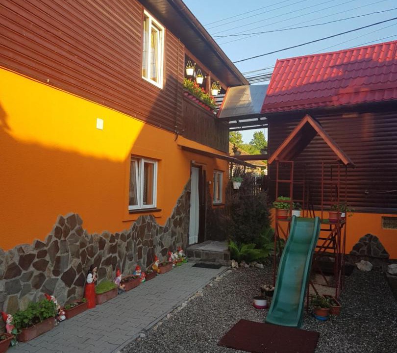 Photo of Buildings in Praid