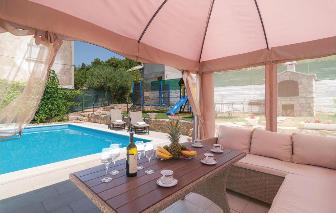 Photo of Patio Balcony in Srinjine