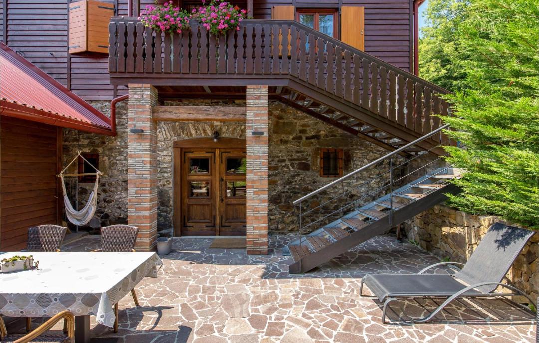 Photo of Others in Skrad