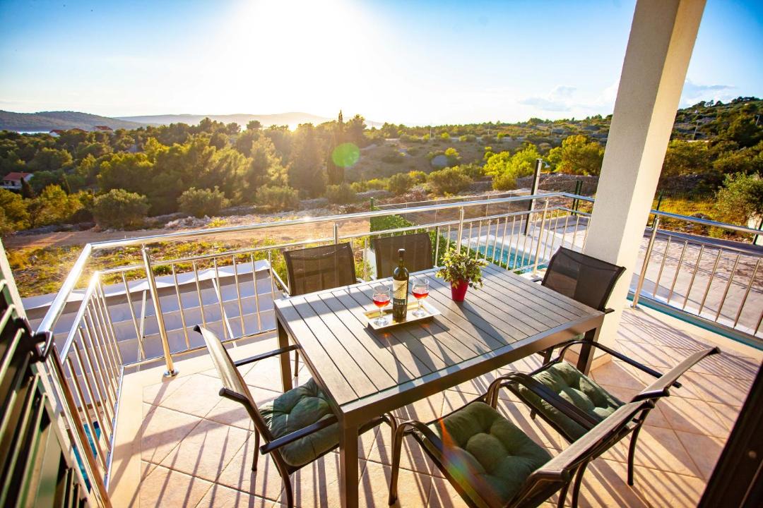 Photo of Patio Balcony in Cove Makarac (Milna)