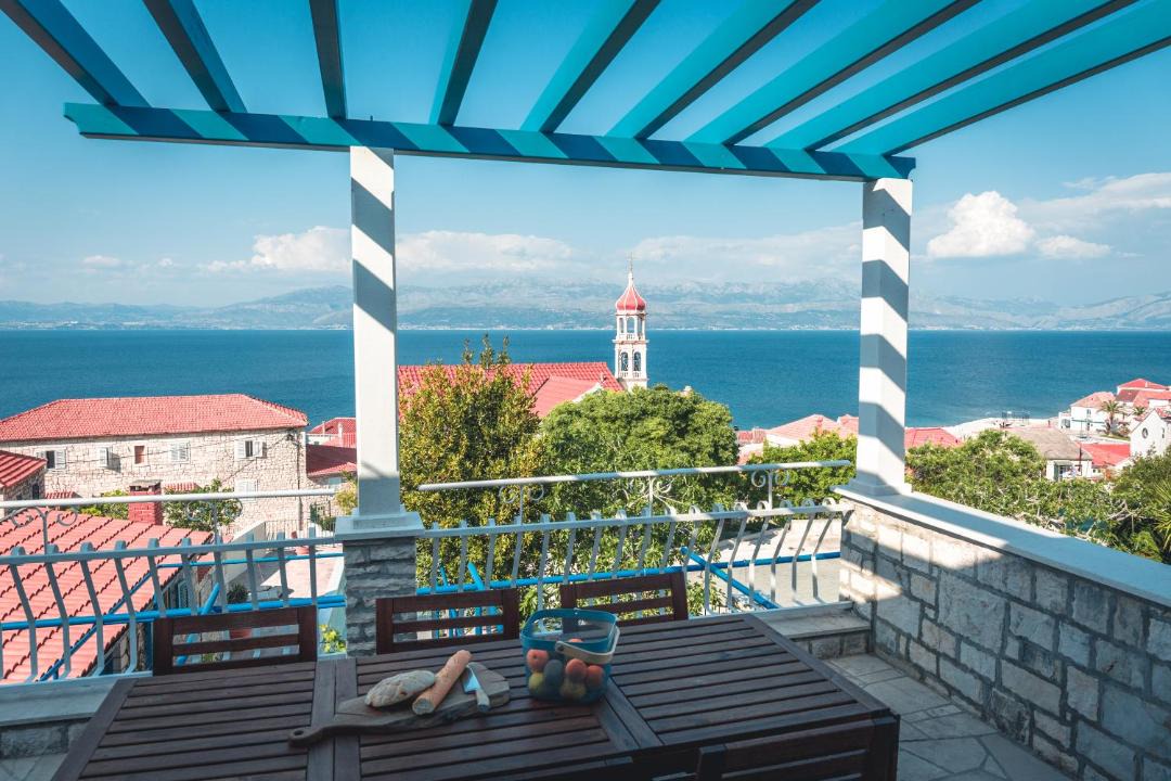 Photo of Patio Balcony in Sutivan