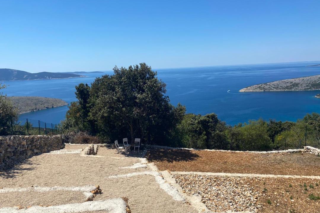 Photo of Others in Ustrine