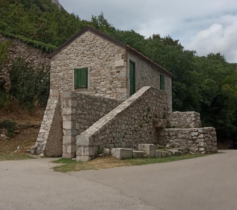 Photo of Buildings in Cove Parja