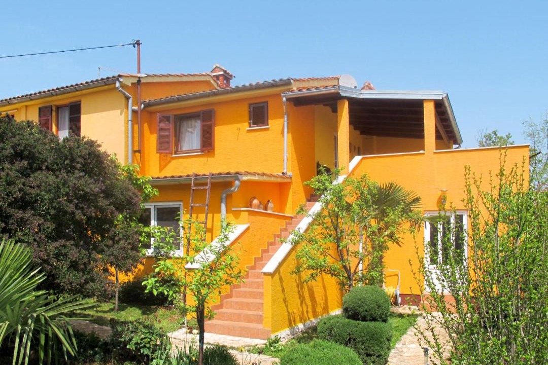 Photo of Buildings in Stranici kod Lovreca