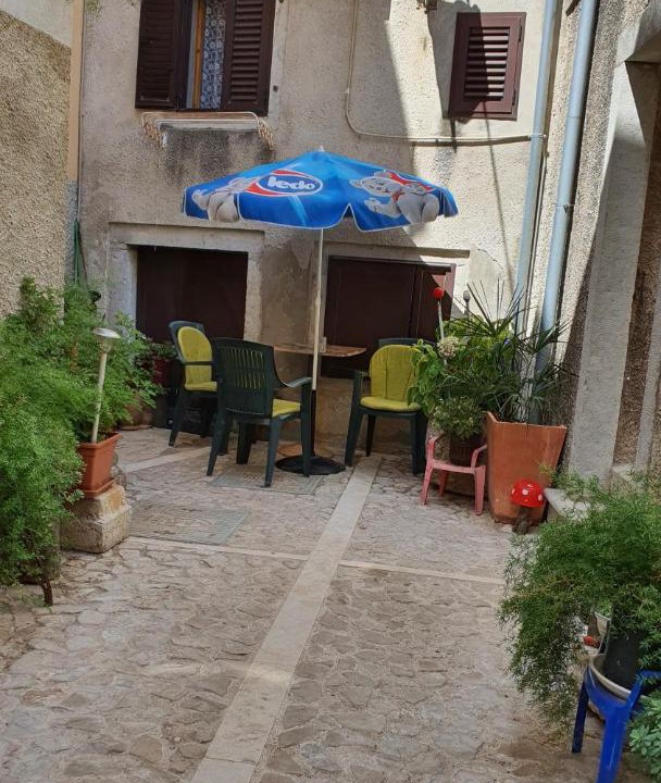 Photo of Others in Cres