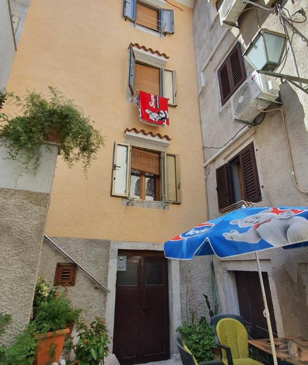 Photo of Others in Cres
