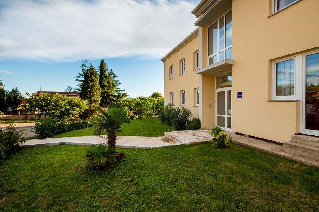 Photo of Buildings in Monterol