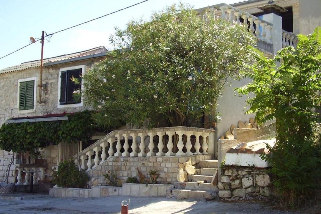 Photo of Buildings in Cove Donja Krusica (Donje selo)