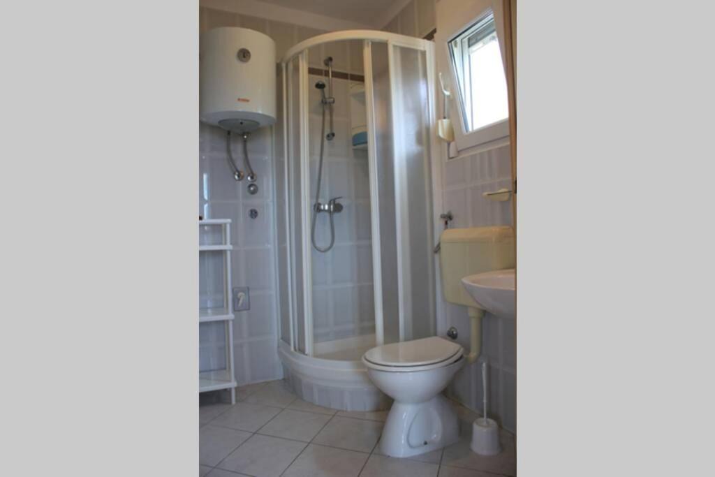 Photo of Bathroom in Lukoran