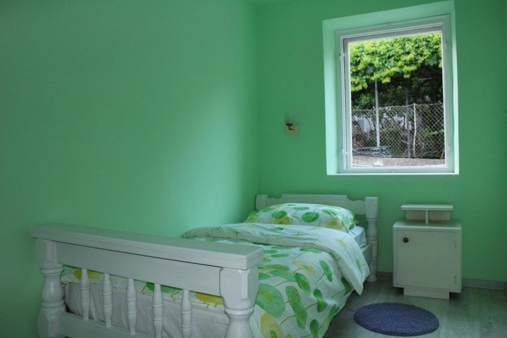 Photo of Bedroom in Pile