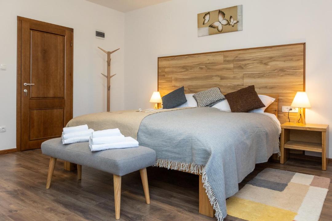 Photo of Others in Seliste