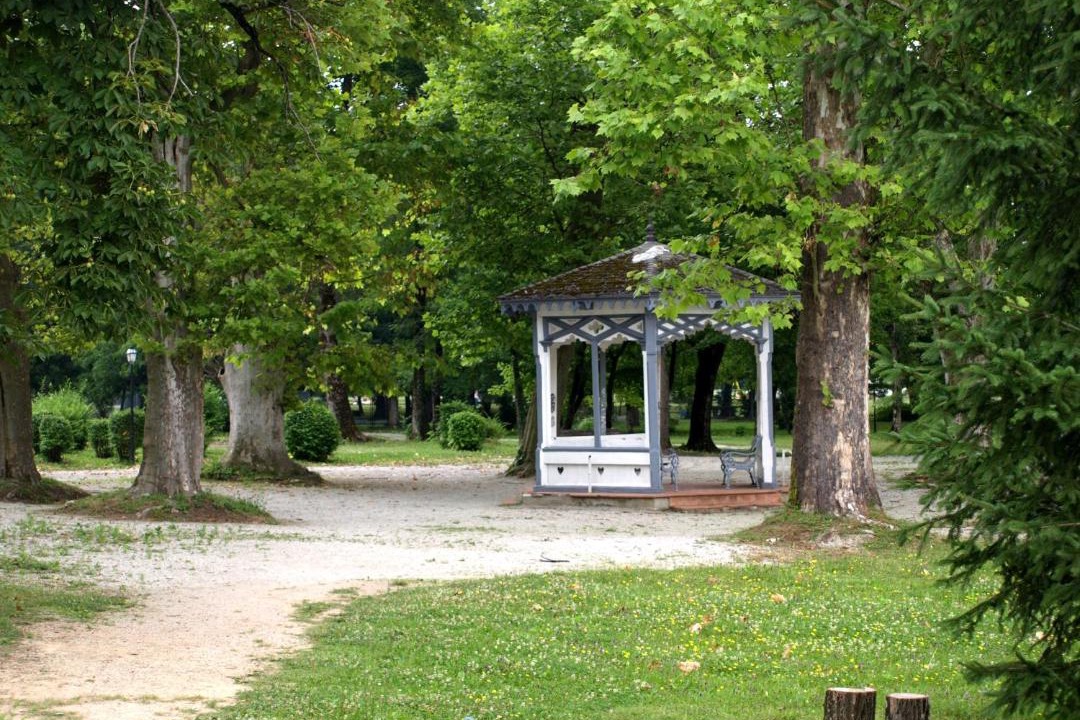 Photo of Buildings in Topusko