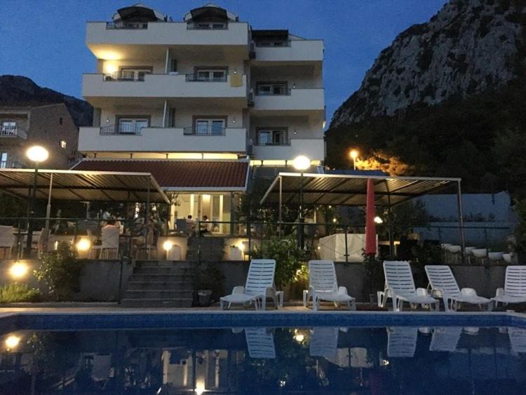 Photo of Others in Gradac