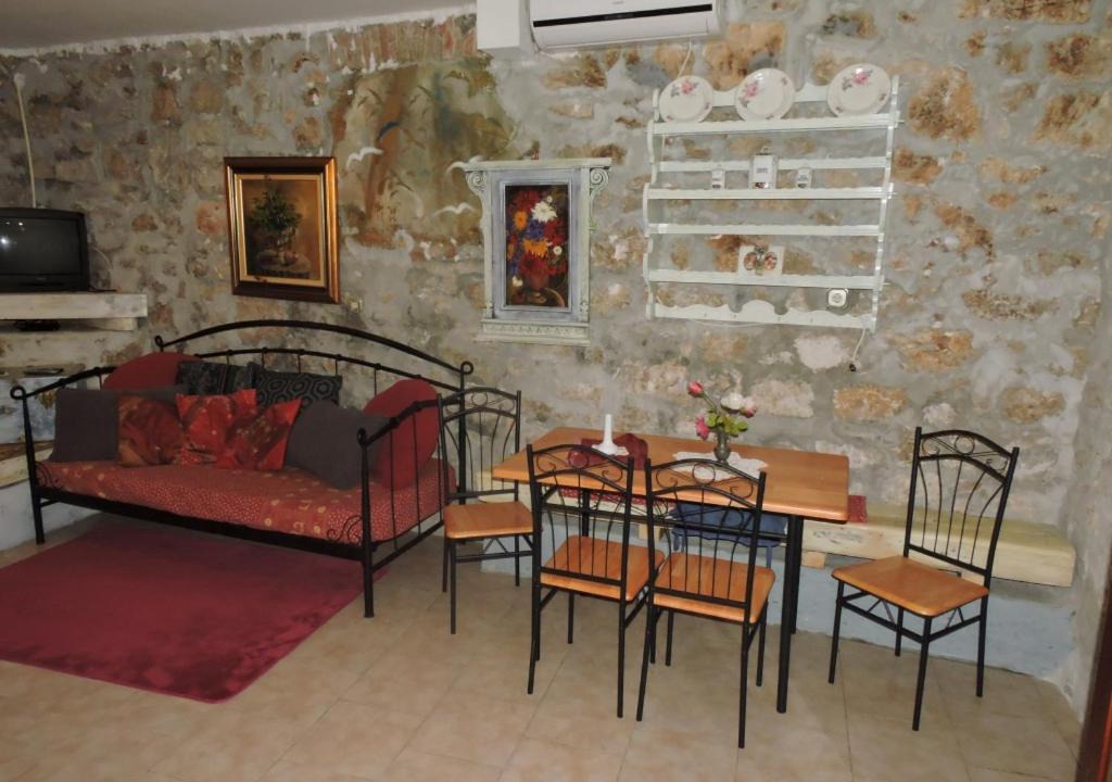 Photo of Livingroom in Sutomiscica