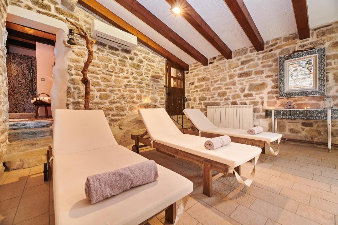 Photo of Others in Gracisce