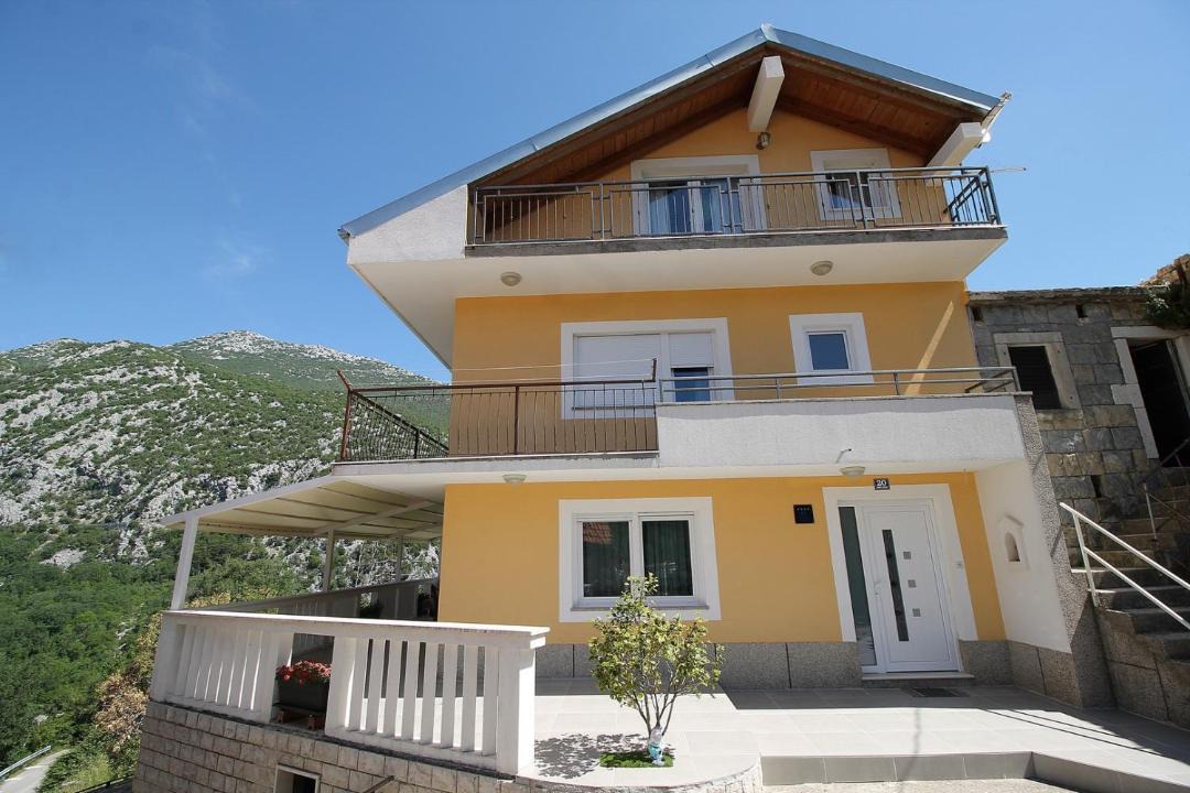 Photo of Others in Omis
