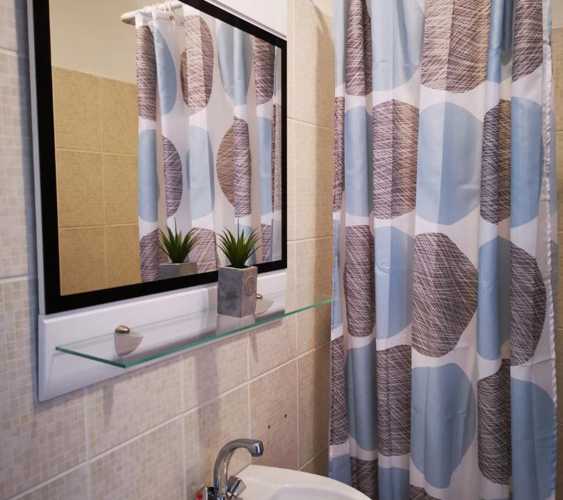 Photo of Bathroom in Sreser