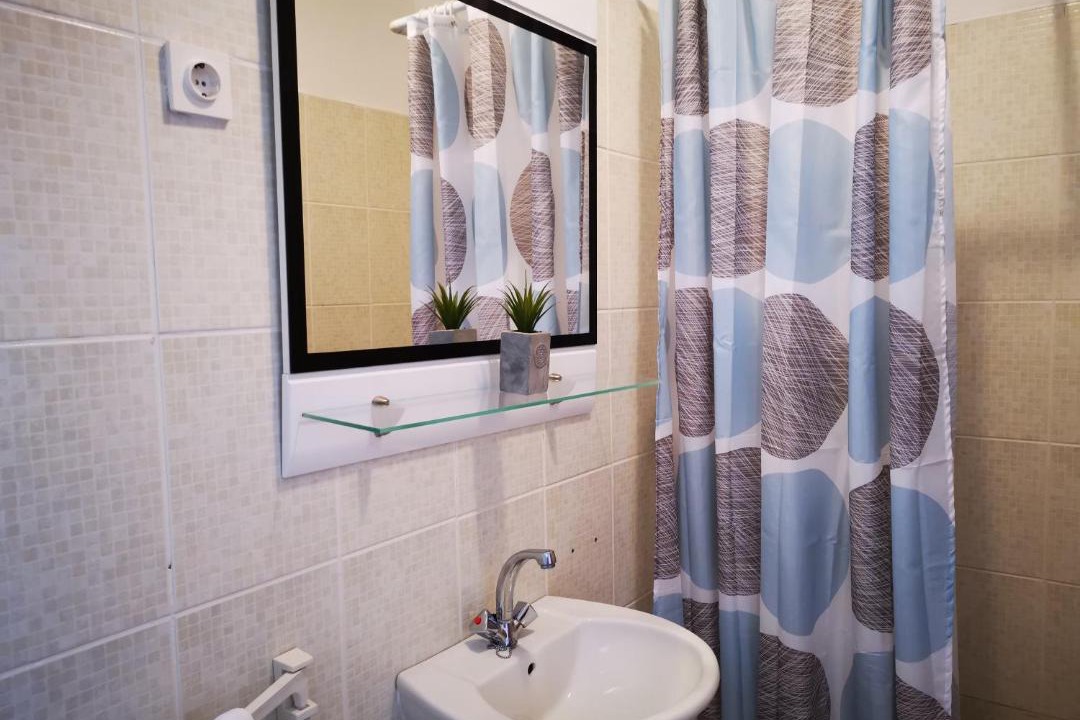 Photo of Bathroom in Sreser
