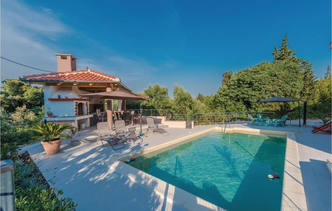 Photo of Outdoor in Sutomiscica