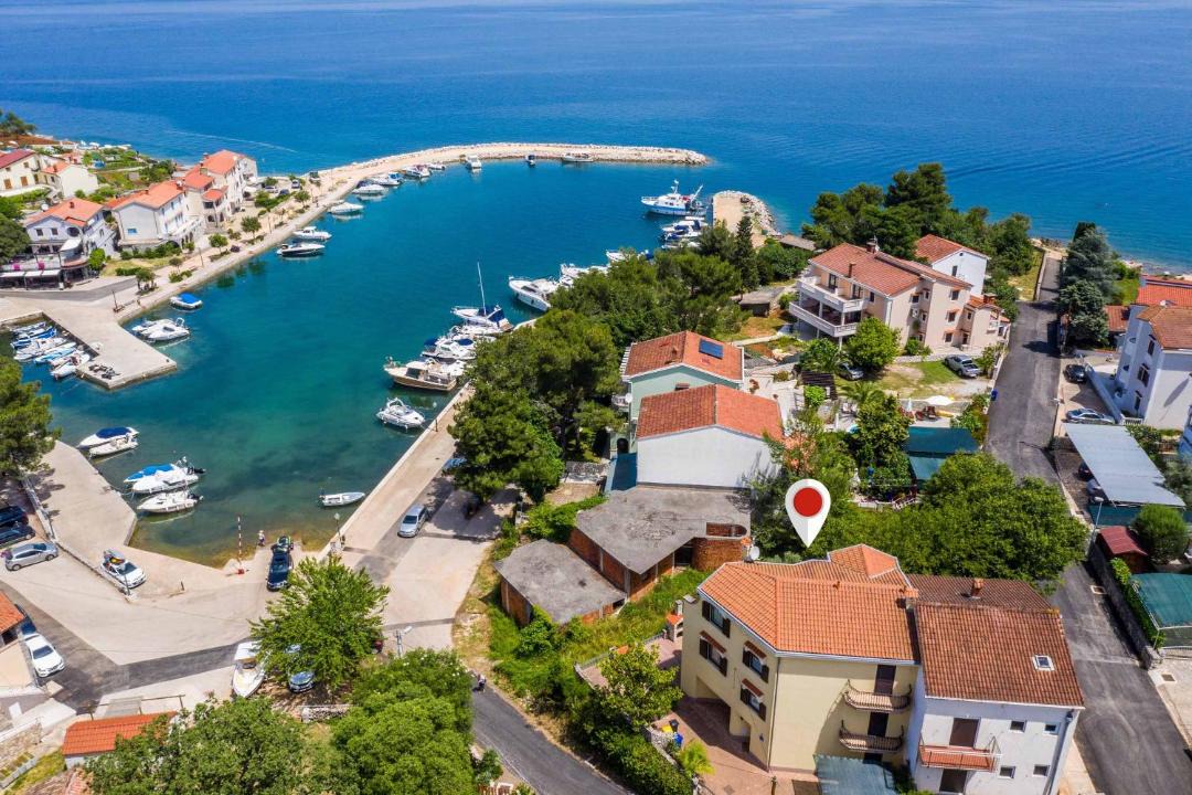 Photo of Others in Porat