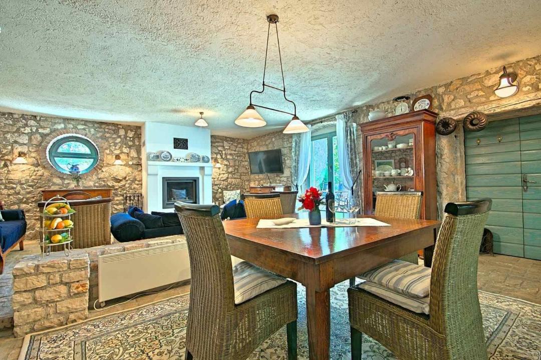 Photo of Livingroom in Musalez