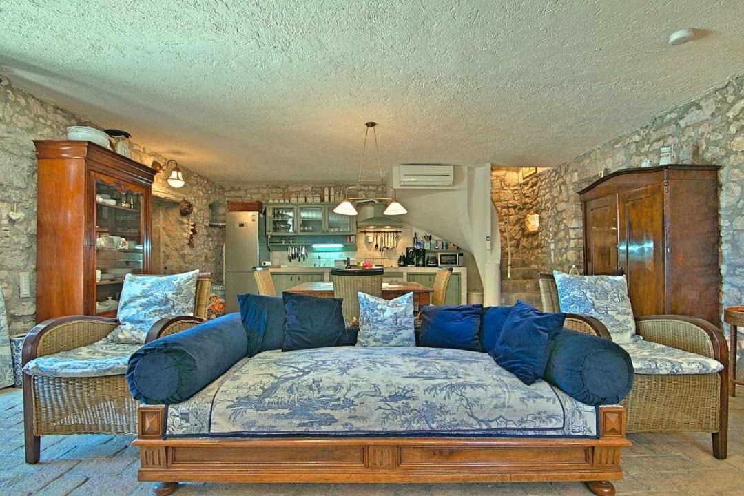 Photo of Livingroom in Musalez