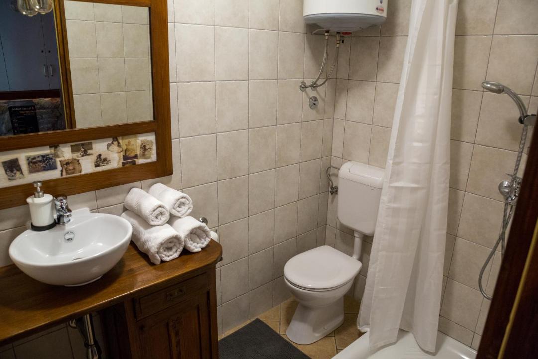 Photo of Bathroom in Obrs