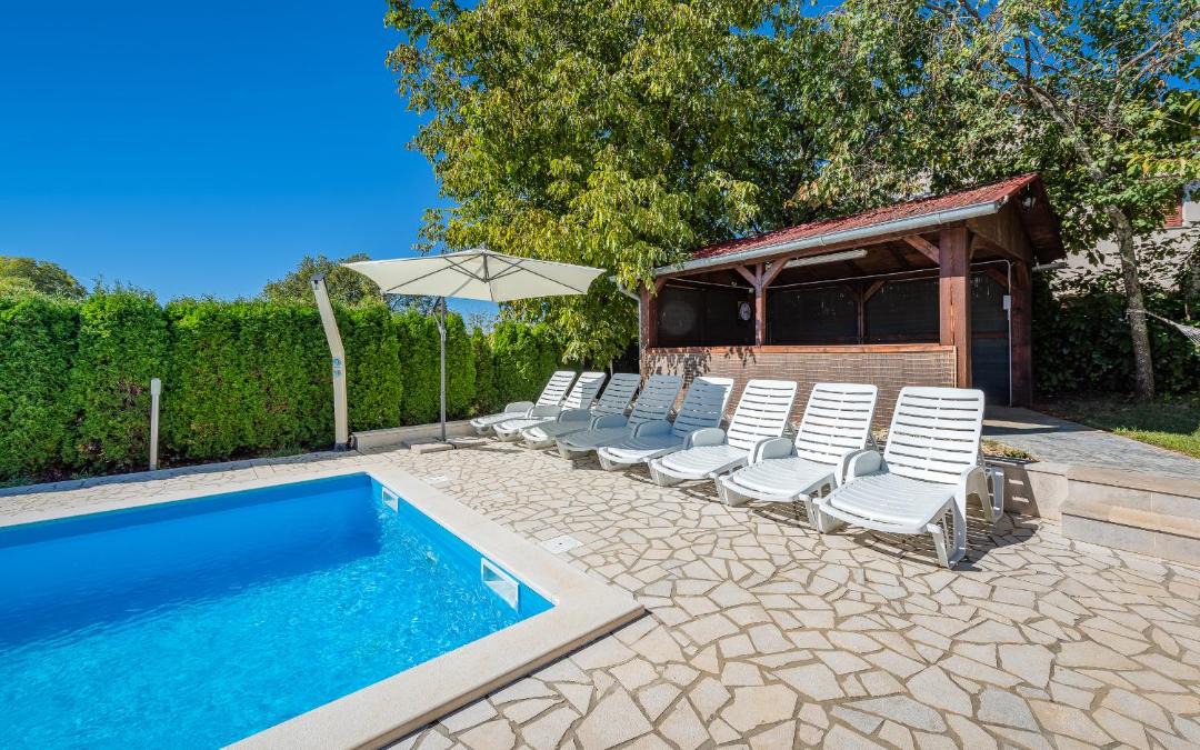Photo of Outdoor in Lindar