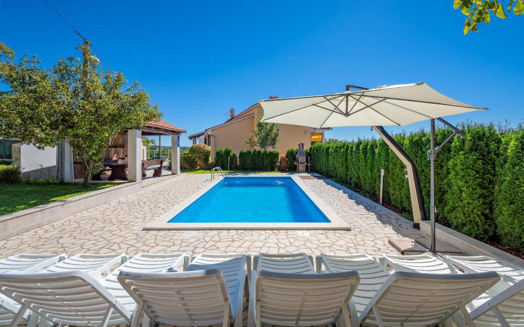Photo of Outdoor in Lindar