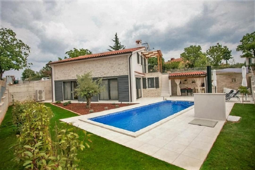 Photo of Others in Jakovici