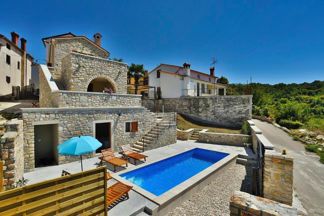 Photo of Outdoor in Beram