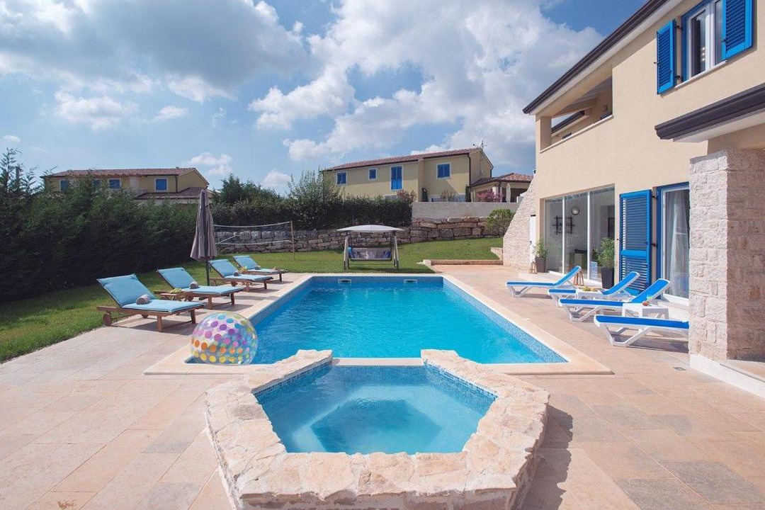 Photo of Outdoor in Muzini