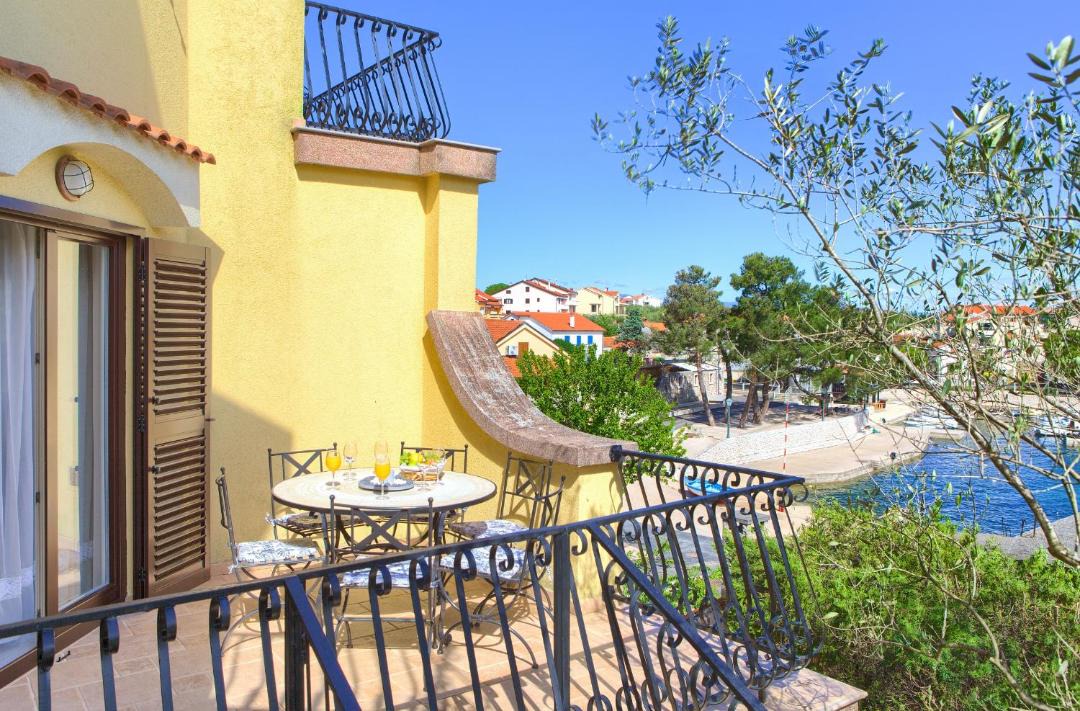 Photo of Patio Balcony in Porat