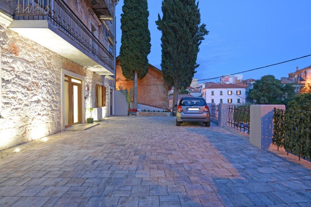 Photo of Others in Plisac