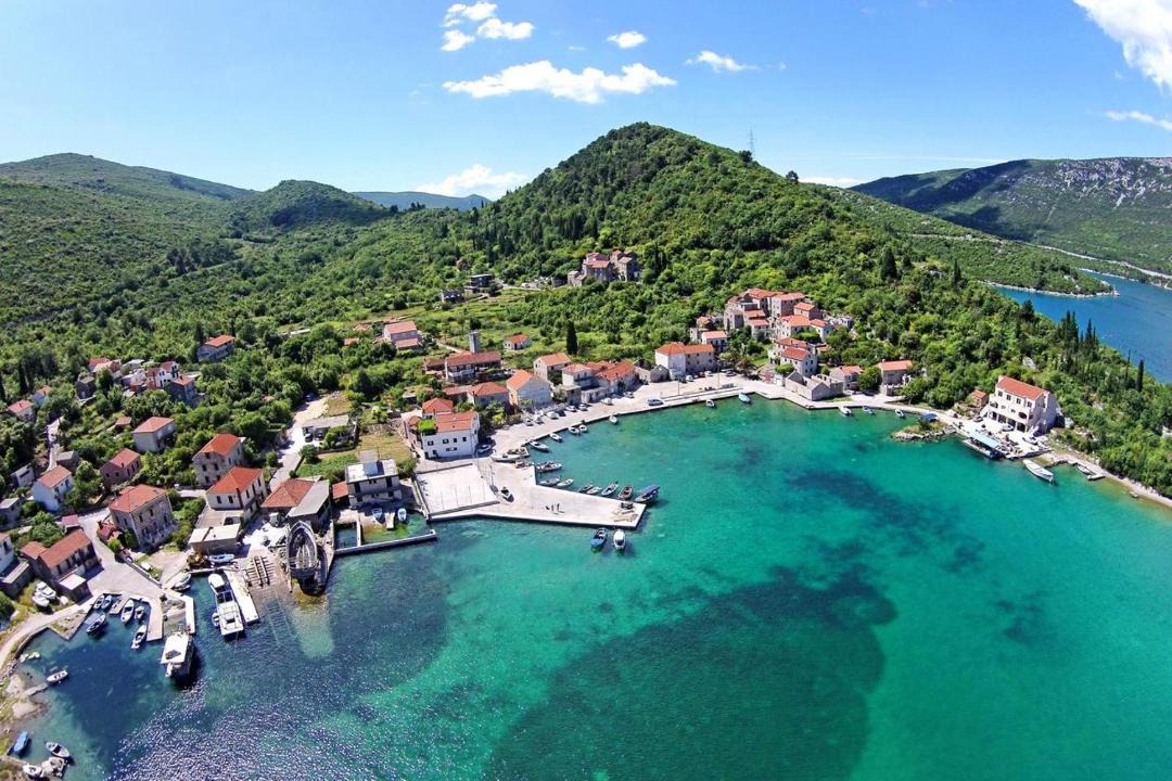 Photo of Others in Ston