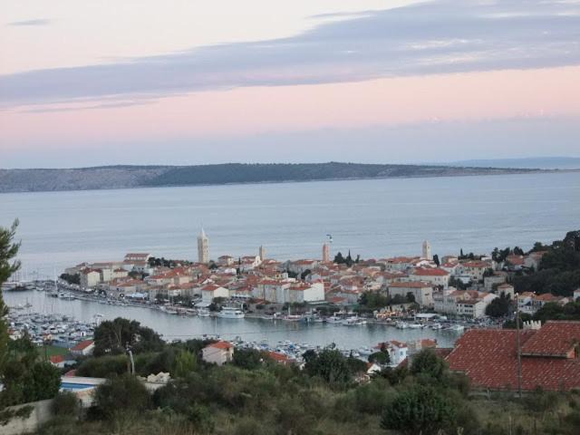 Photo of Others in Mundanije