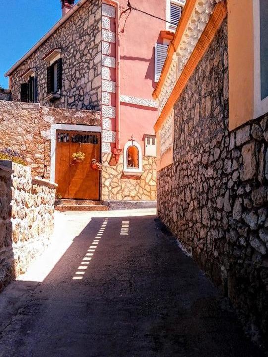Photo of Buildings in Sutomiscica